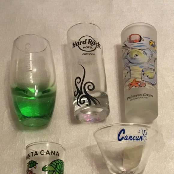 Collection of 5 colorful shot glasses - Hard Rock Hotel Cancun, Bahamas, etc. - Picture 11 of 12